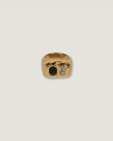 Anillo Karina acero inoxidable oro 18K con zirconia dos tonos con textura estilo chunky