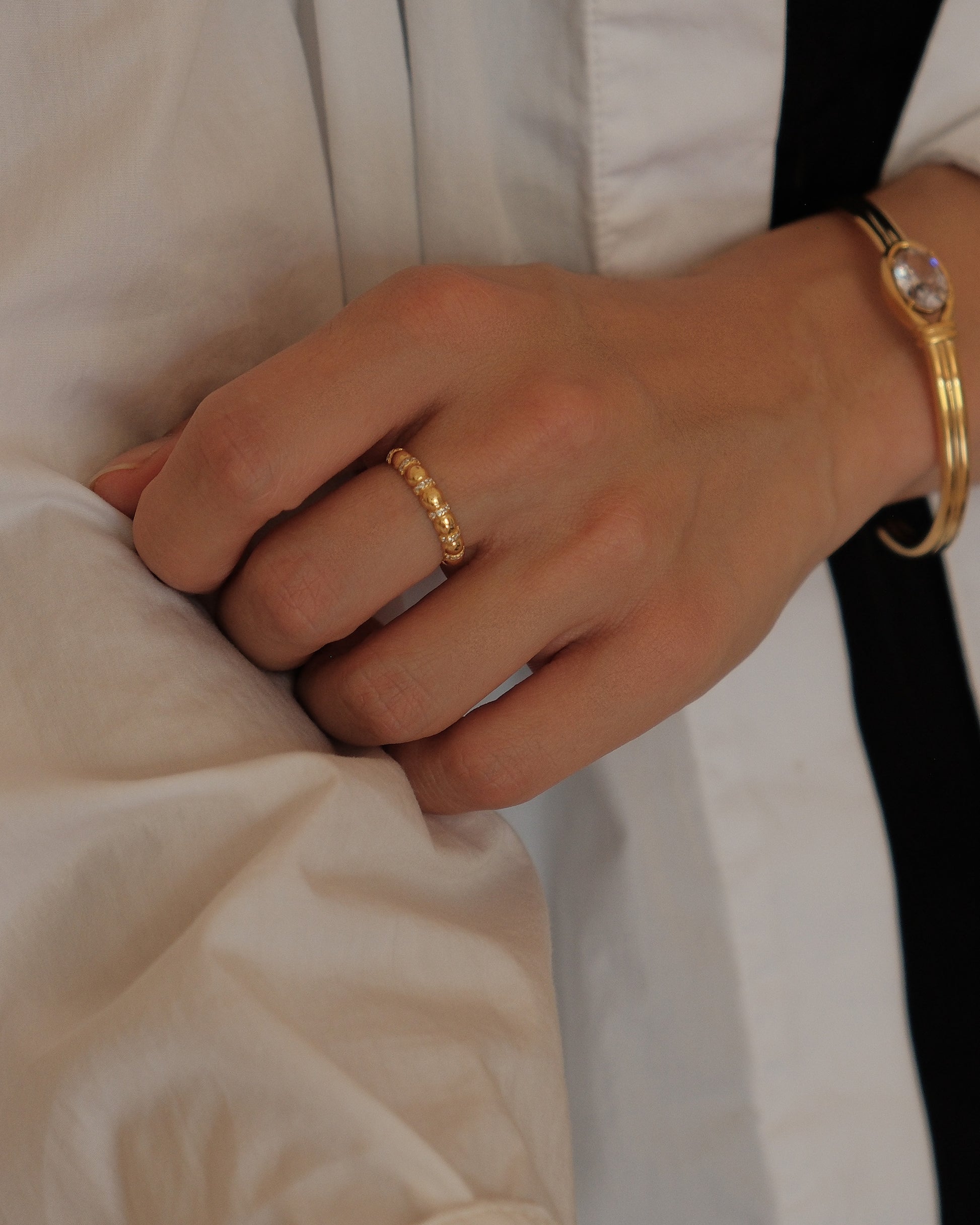 anillo Eva plata 925 baño en oro 18K con zirconias