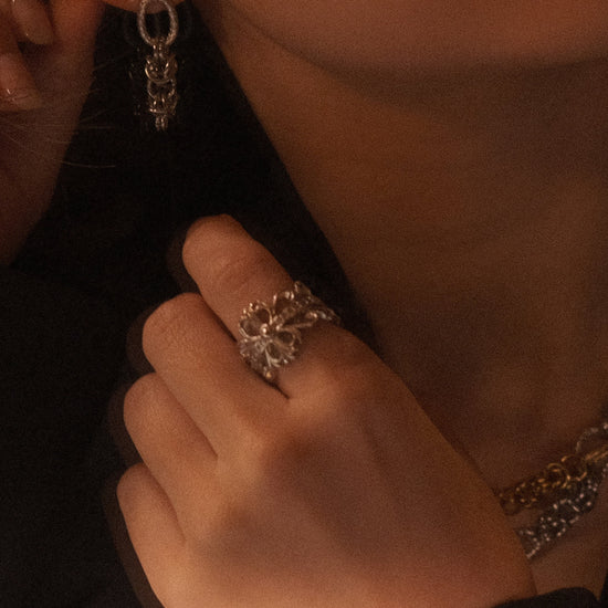 Aretes chunky con cadena de eslabones de acero inoxidable y anillo de circonias