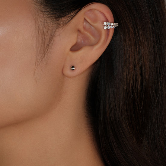Aretes studs plateado simple ear cuff pavé