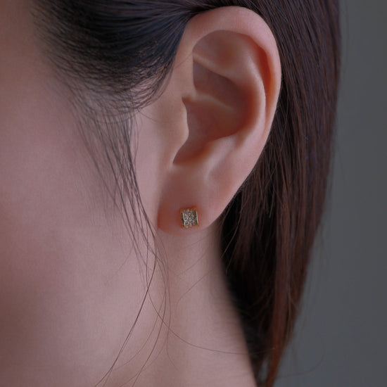 Aretes studs pavé con zirconias 