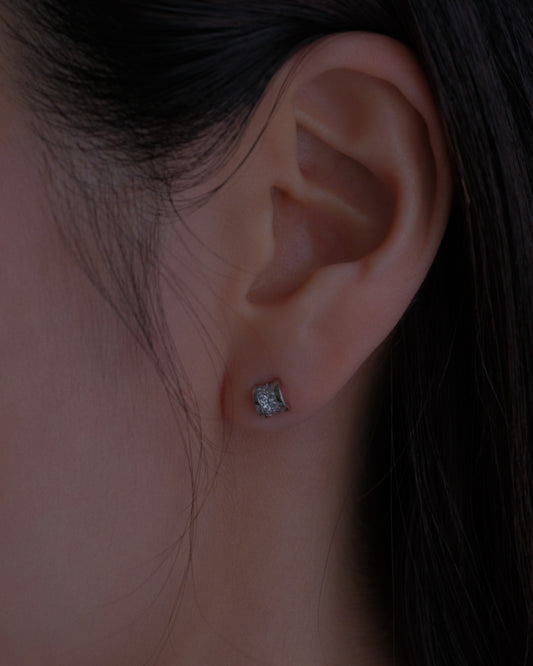 Aretes studs plateado pavé con zirconias 